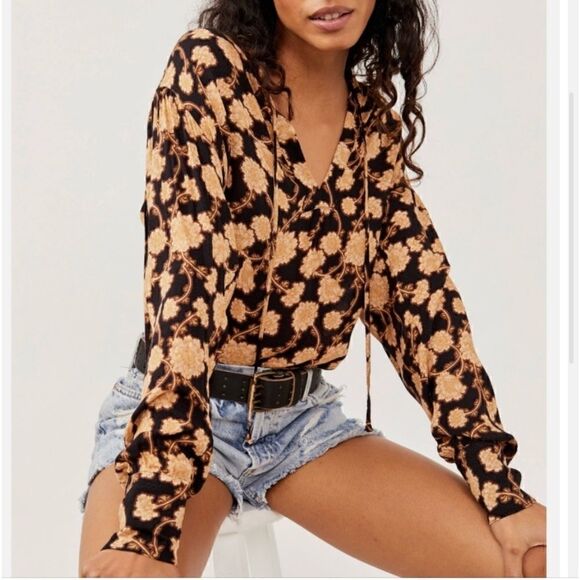 Free People Mia Floral Tie Neck Tunic Top w Long Sleeves & flowy Relaxed fit- XS - Picture 1 of 14